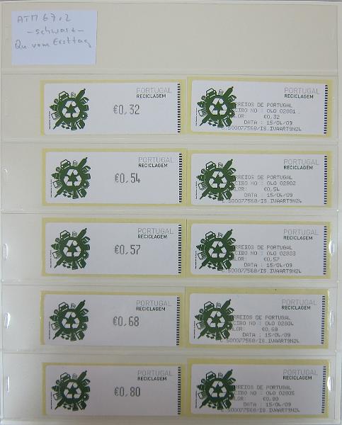 0265 (322).jpg -     Lote:    265      Colecção Especializada - Etiquetas      Lotes Especiais       Descrição:      1981/2010 &mdash; Etiquetas.   Coleção composta por 12 álbuns com etiquetas desde percursoras e Framas até 2010, com provas, erros, FDC's, etiquetas novas e usadas, sobrescritos circulados, variedades de impressão e papéis. Importante estudo. Lote a ver.        Lote ETQ       Valor Base:     &euro; 3000,00     Valor Venda:     &euro;      